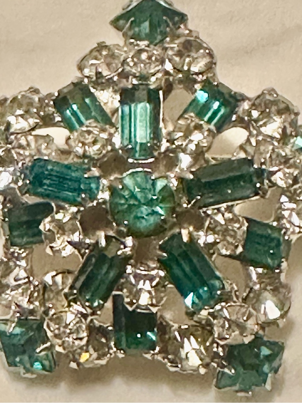 Emerald Crystal Snowflake Brooch - Women Jewelry